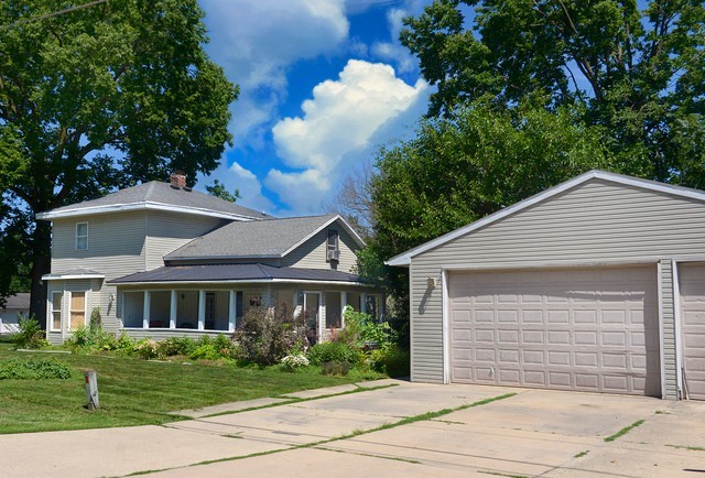 207 E Lincoln Street, Seneca, IL 61360