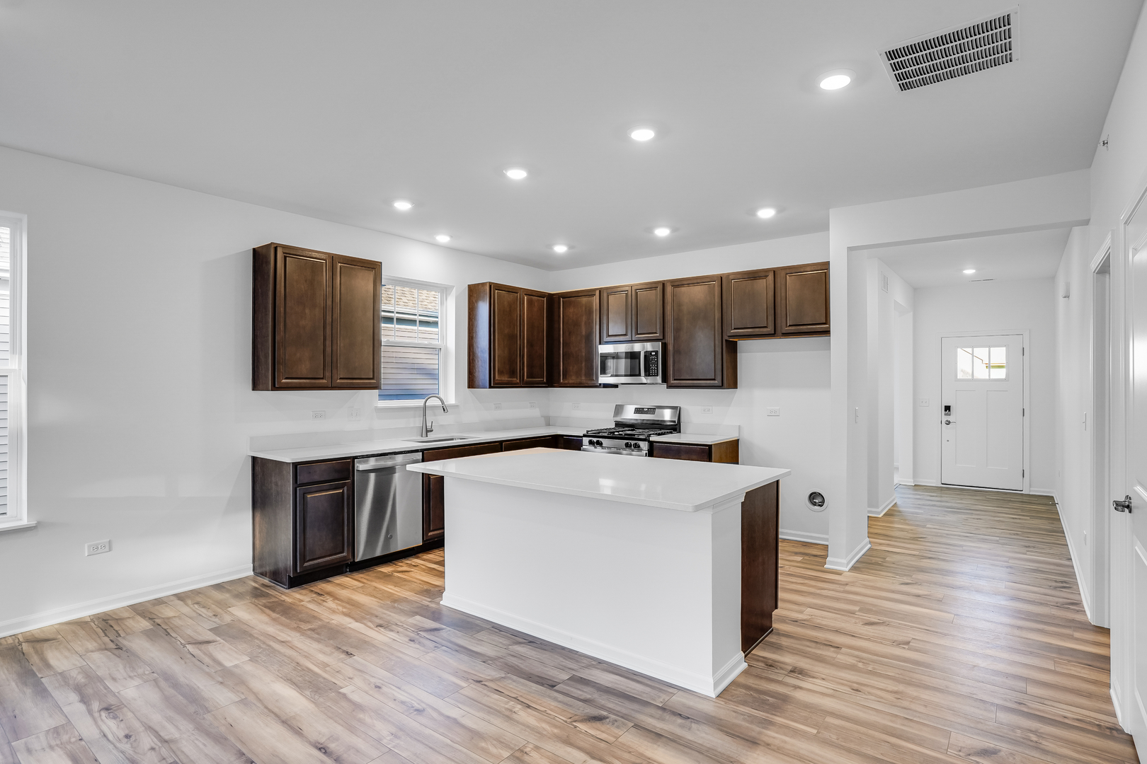 12241 Barcroft Circle, Huntley, IL 60142