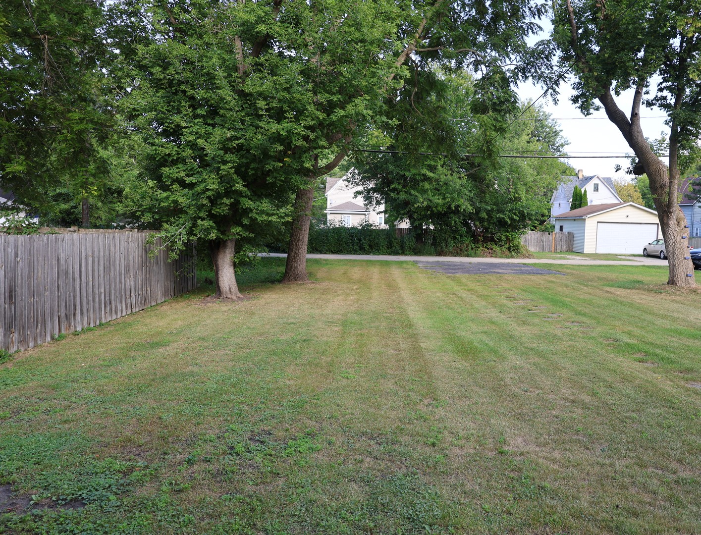 2911 EMMAUS Avenue, Zion, IL 60099