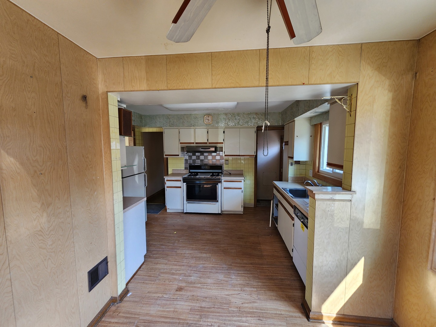 6221 N La Crosse Avenue, Chicago, IL 60646