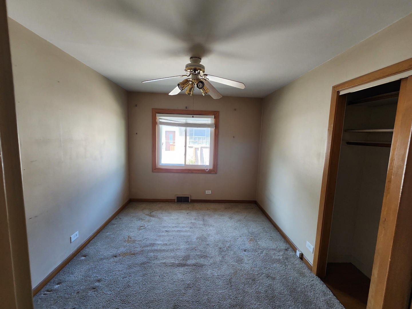 6221 N La Crosse Avenue, Chicago, IL 60646