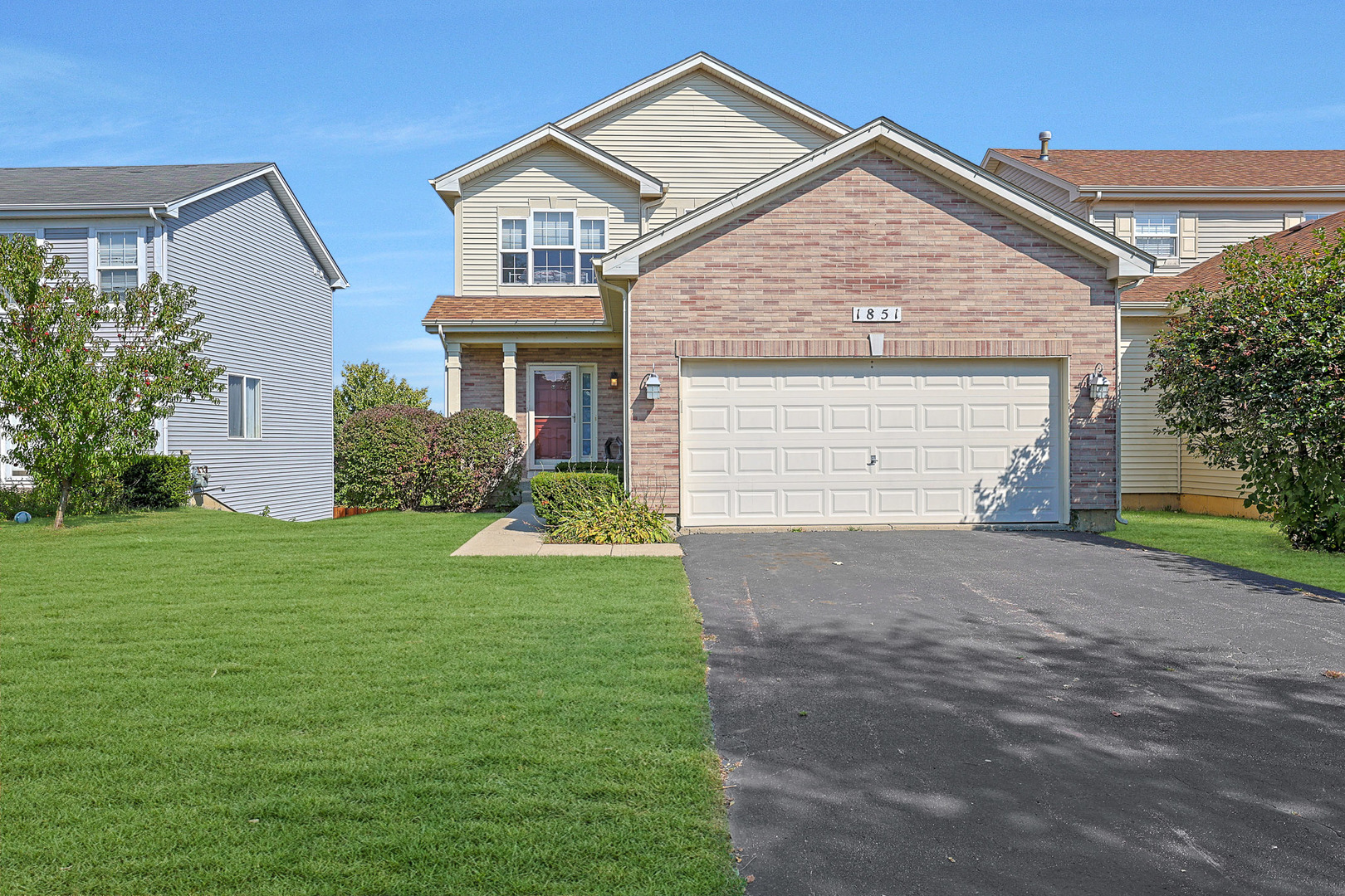 1851 S Hamlin Lane, Round Lake, IL 60073