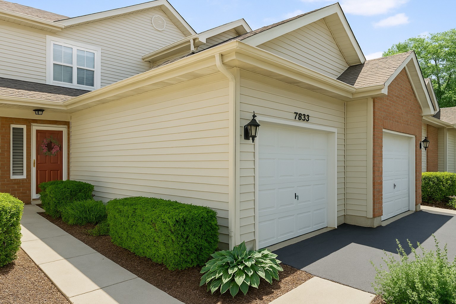 7833 Darien Lake Drive, Darien, IL 60561