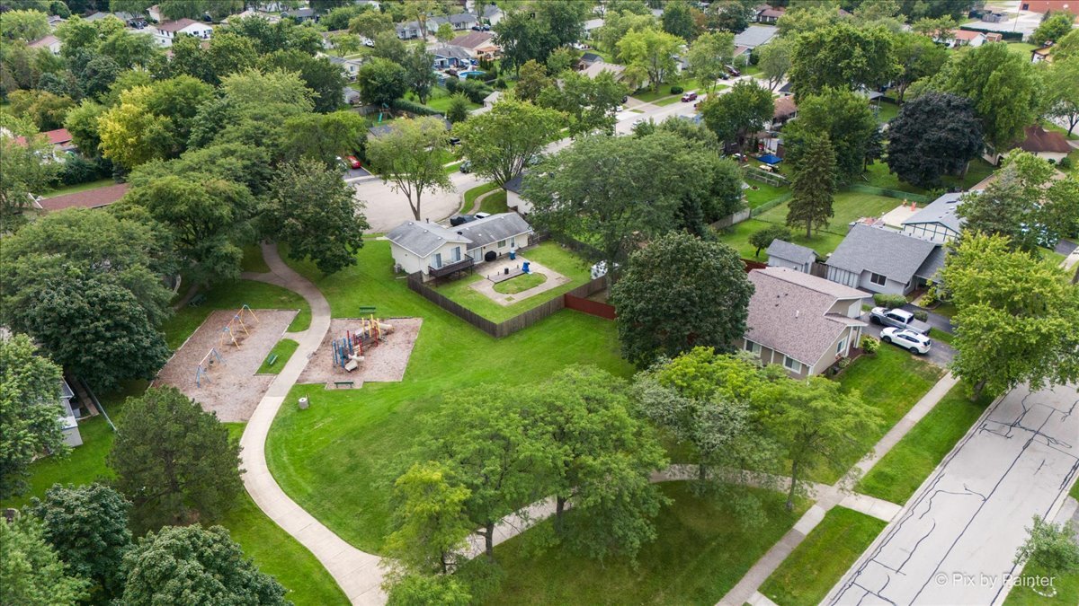 1607 W Celebrity Circle, Hanover Park, IL 60133
