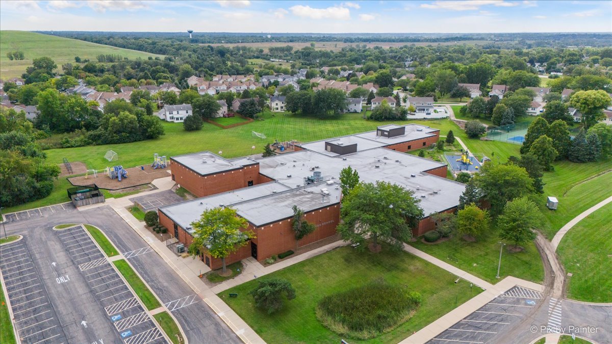 1607 W Celebrity Circle, Hanover Park, IL 60133