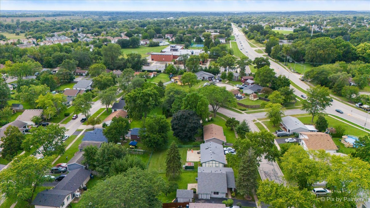 1607 W Celebrity Circle, Hanover Park, IL 60133