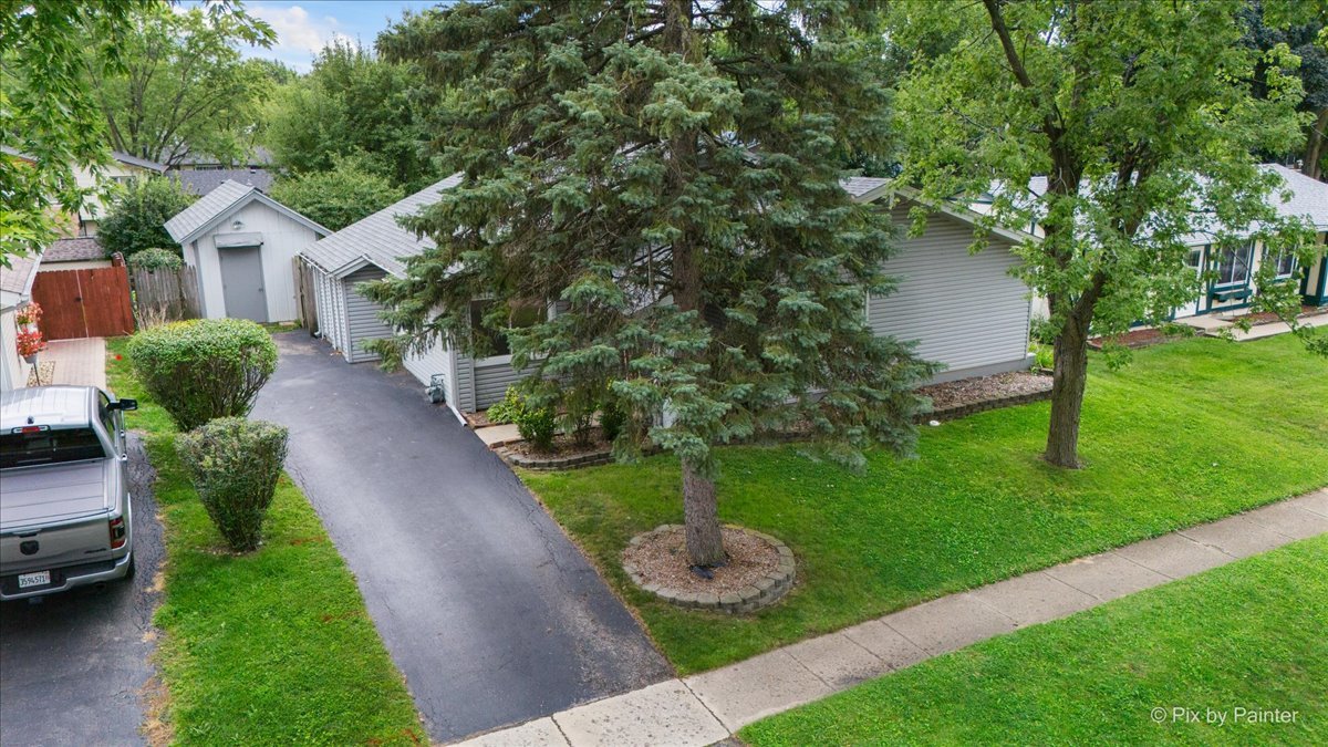 1607 W Celebrity Circle, Hanover Park, IL 60133