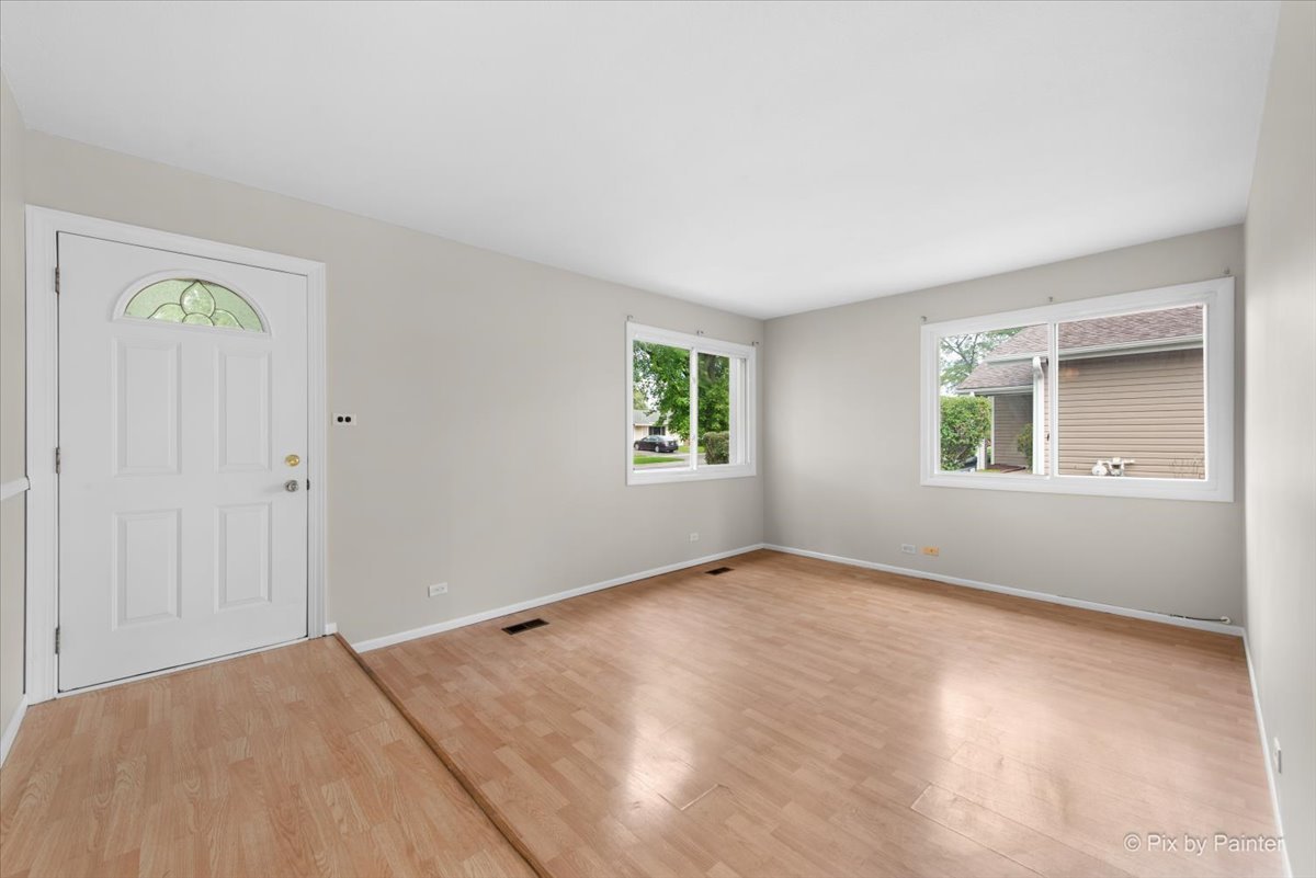 1607 W Celebrity Circle, Hanover Park, IL 60133