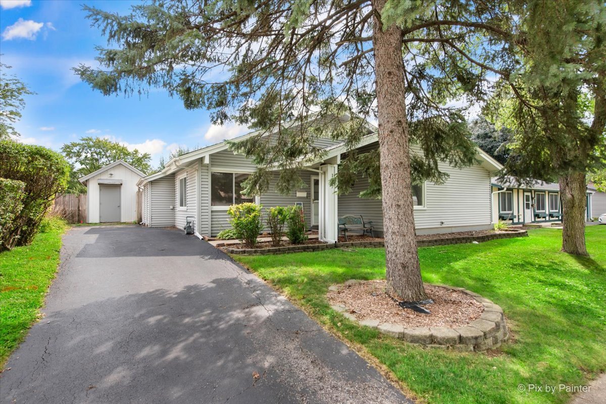 1607 W Celebrity Circle, Hanover Park, IL 60133