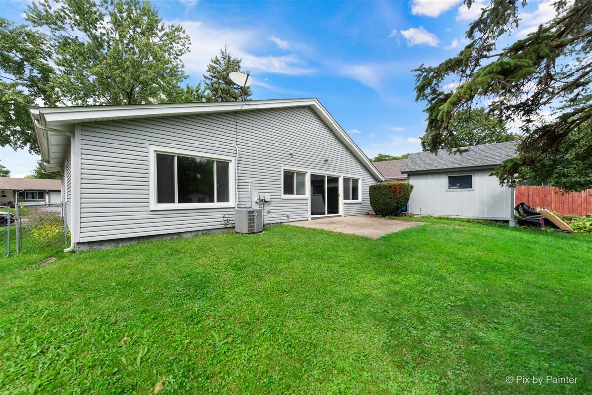 1607 W Celebrity Circle, Hanover Park, IL 60133