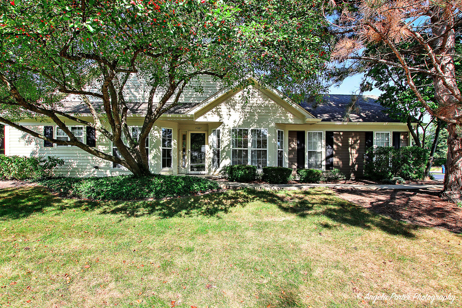 17687 W Running Creek Court, Gurnee, IL 60031