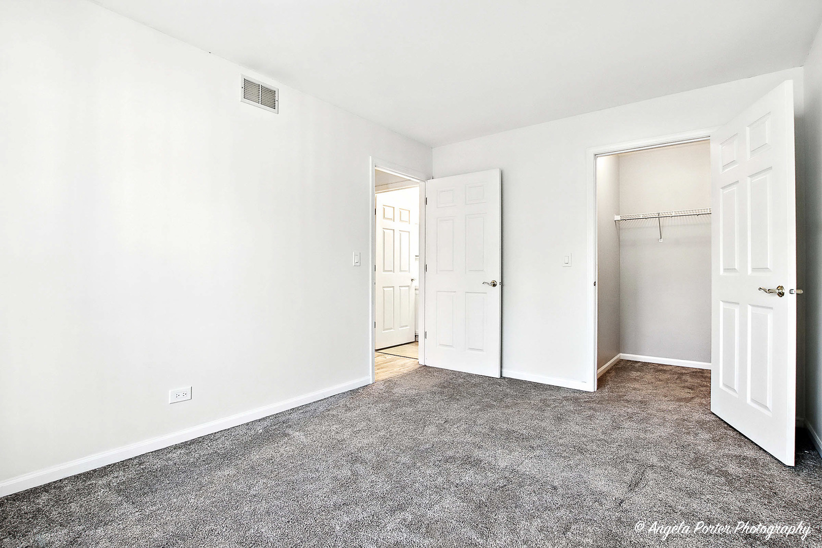 17687 W Running Creek Court, Gurnee, IL 60031