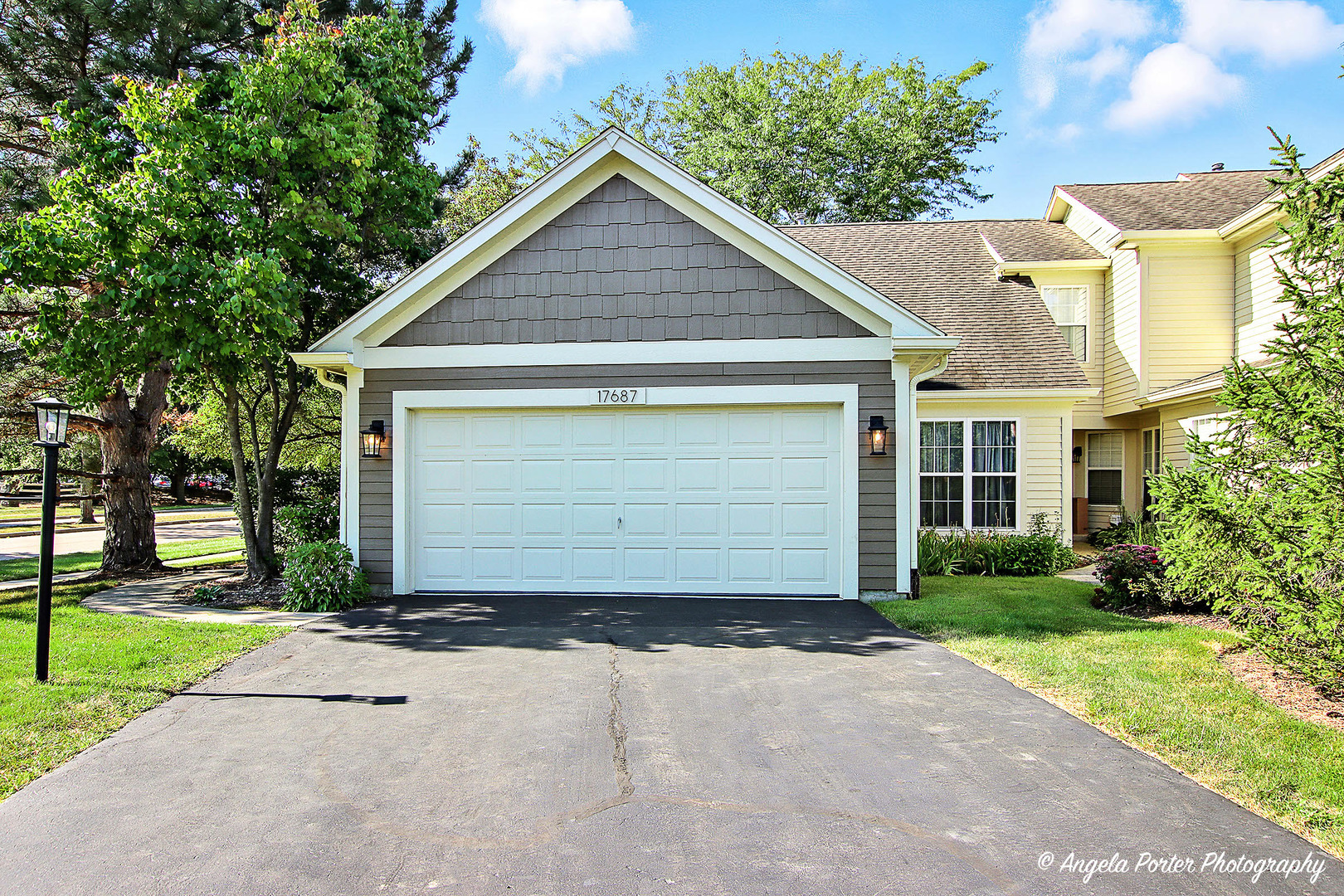 17687 W Running Creek Court, Gurnee, IL 60031