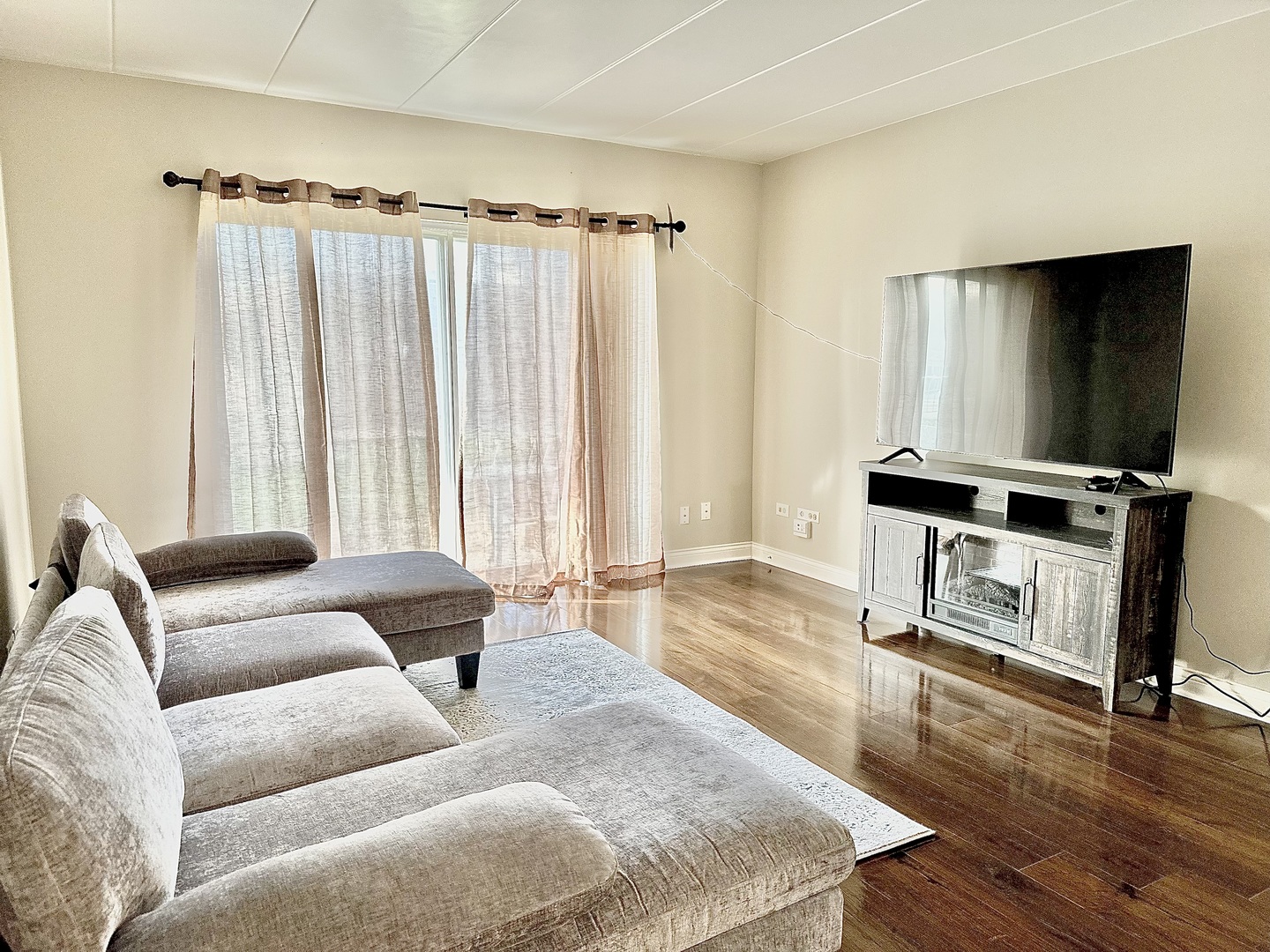 3240 N Manor Drive #130, Lansing, IL 60438