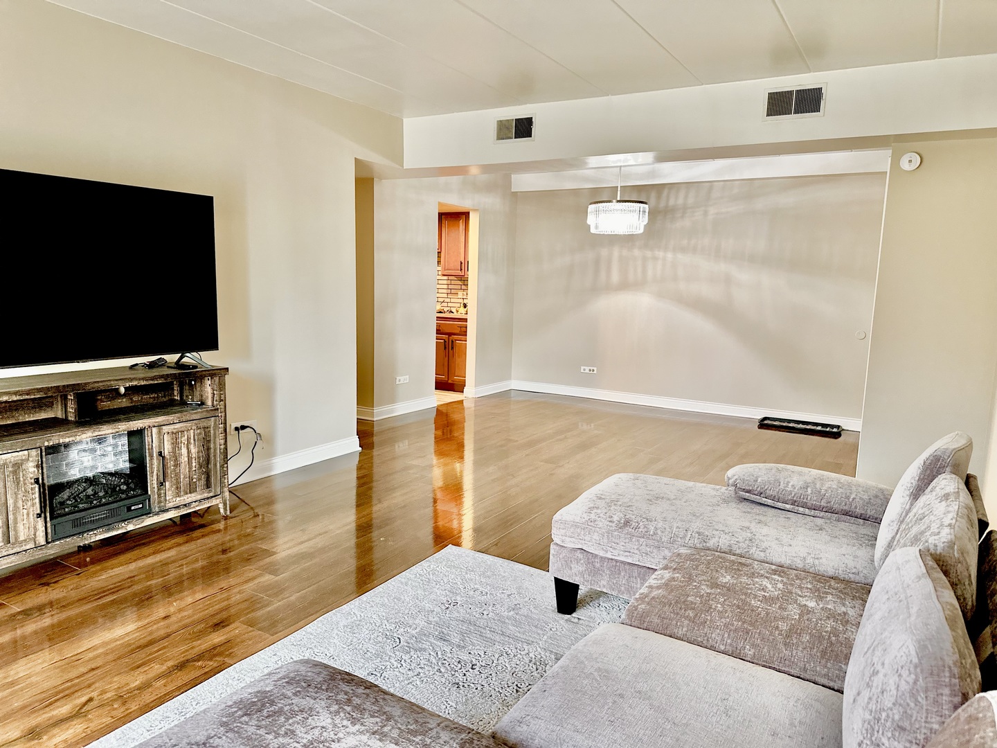 3240 N Manor Drive #130, Lansing, IL 60438