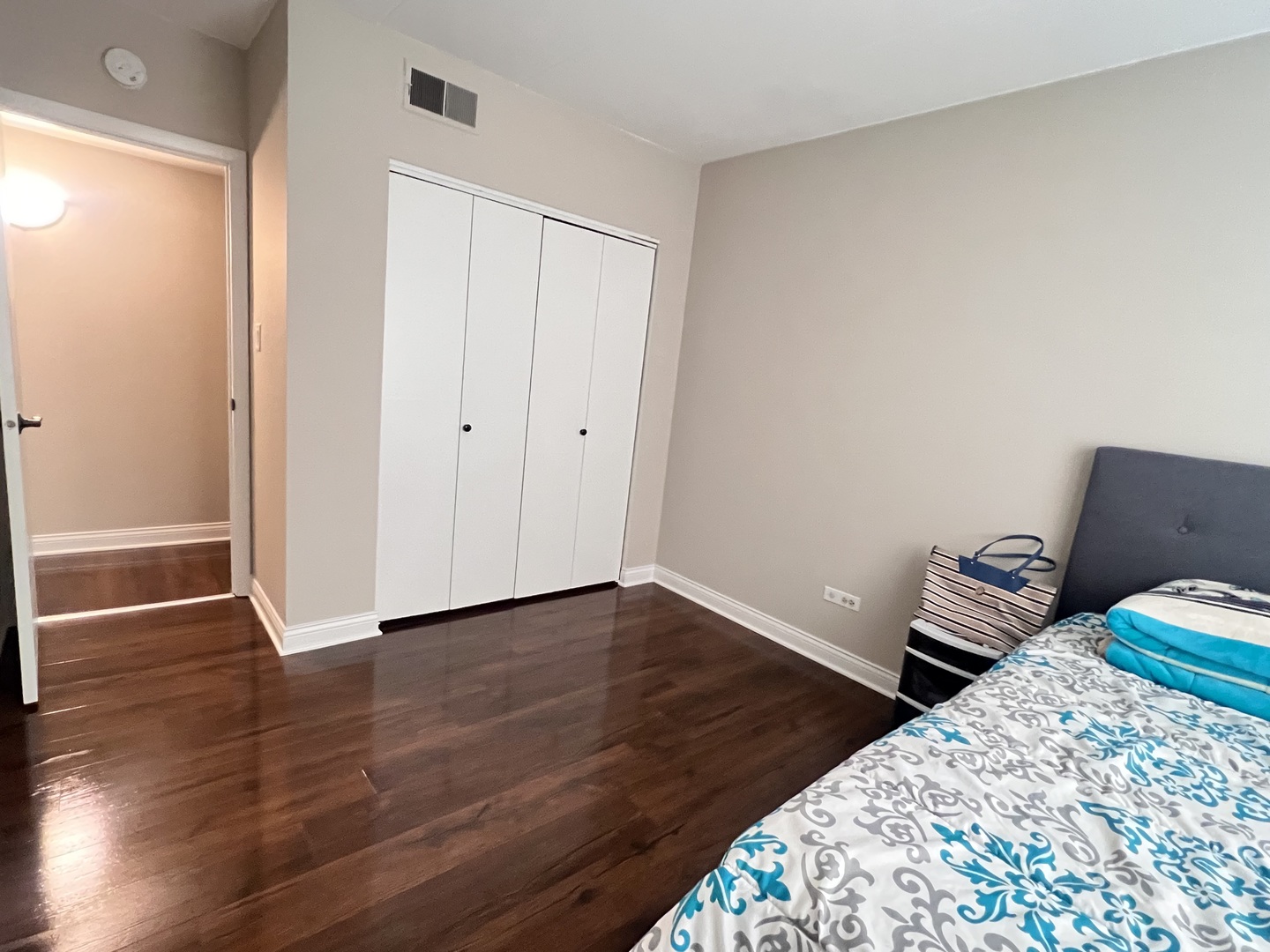 3240 N Manor Drive #130, Lansing, IL 60438