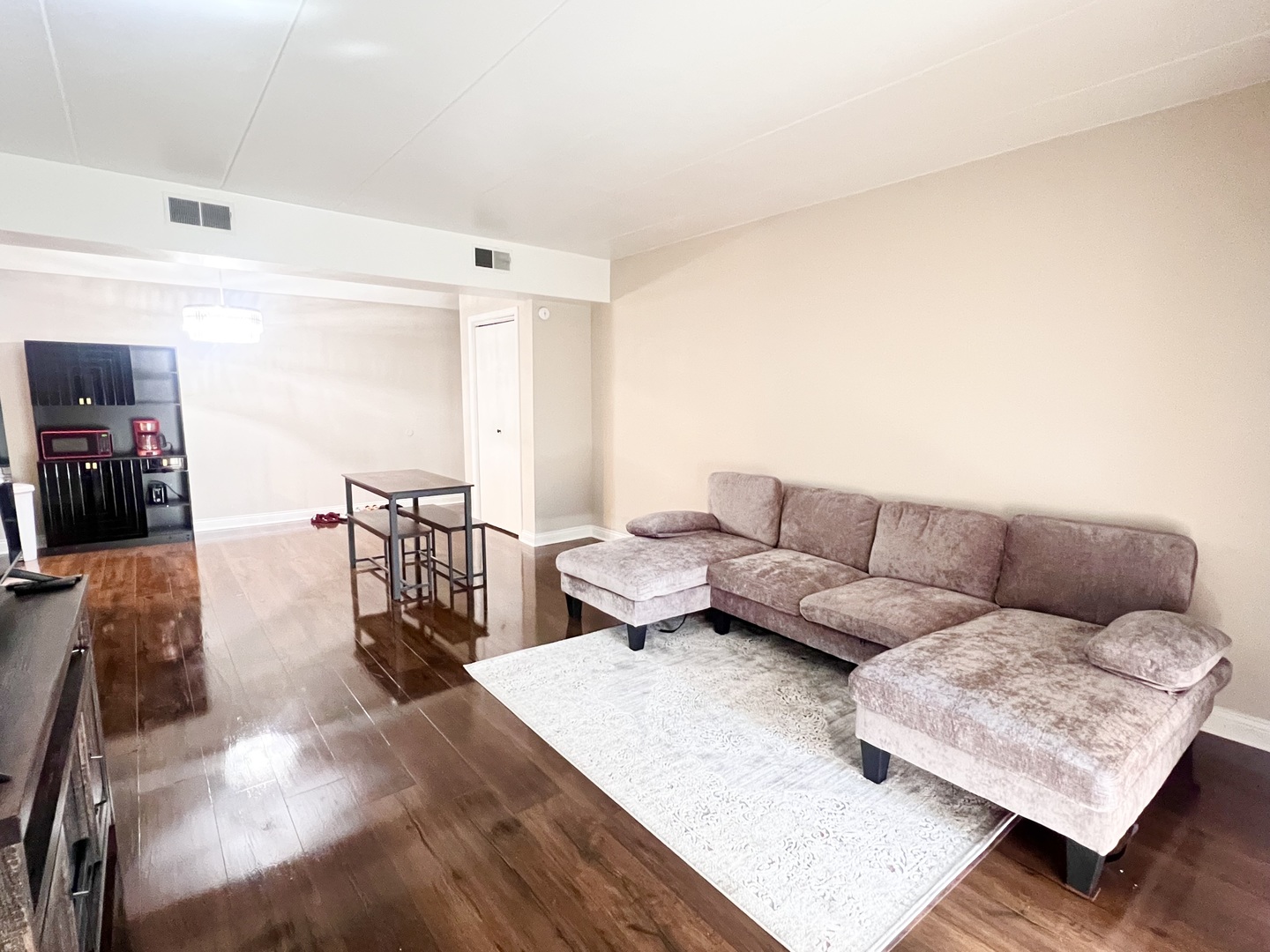 3240 N Manor Drive #130, Lansing, IL 60438