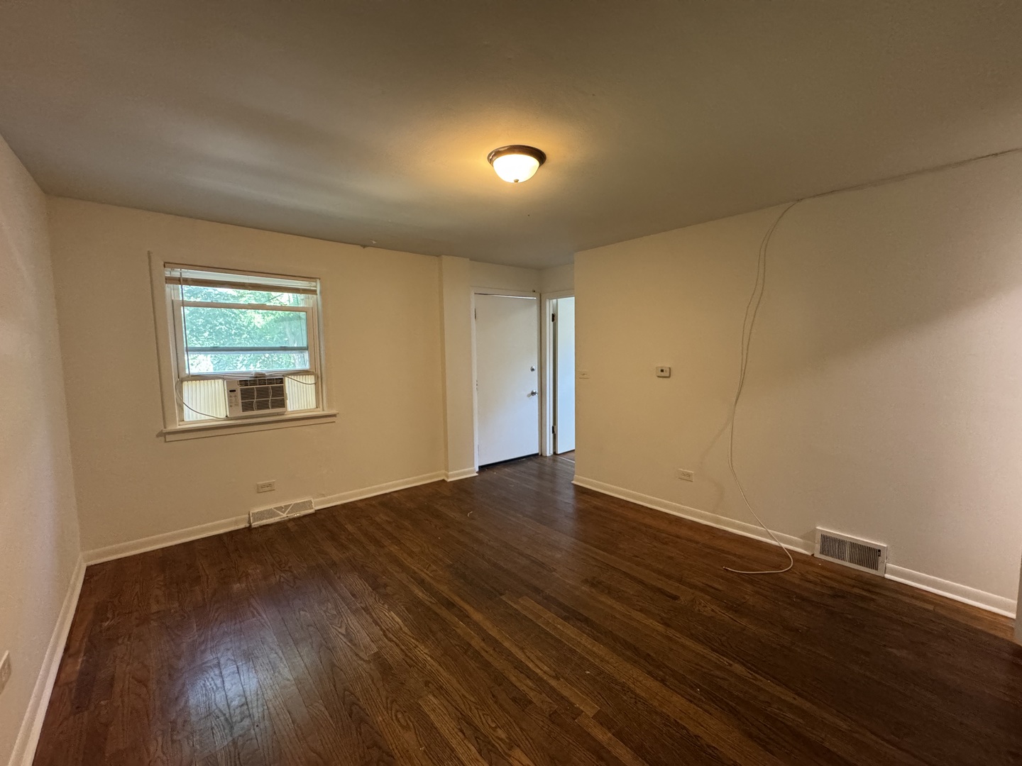 137 E Washington Street #1R, West Chicago, IL 60185