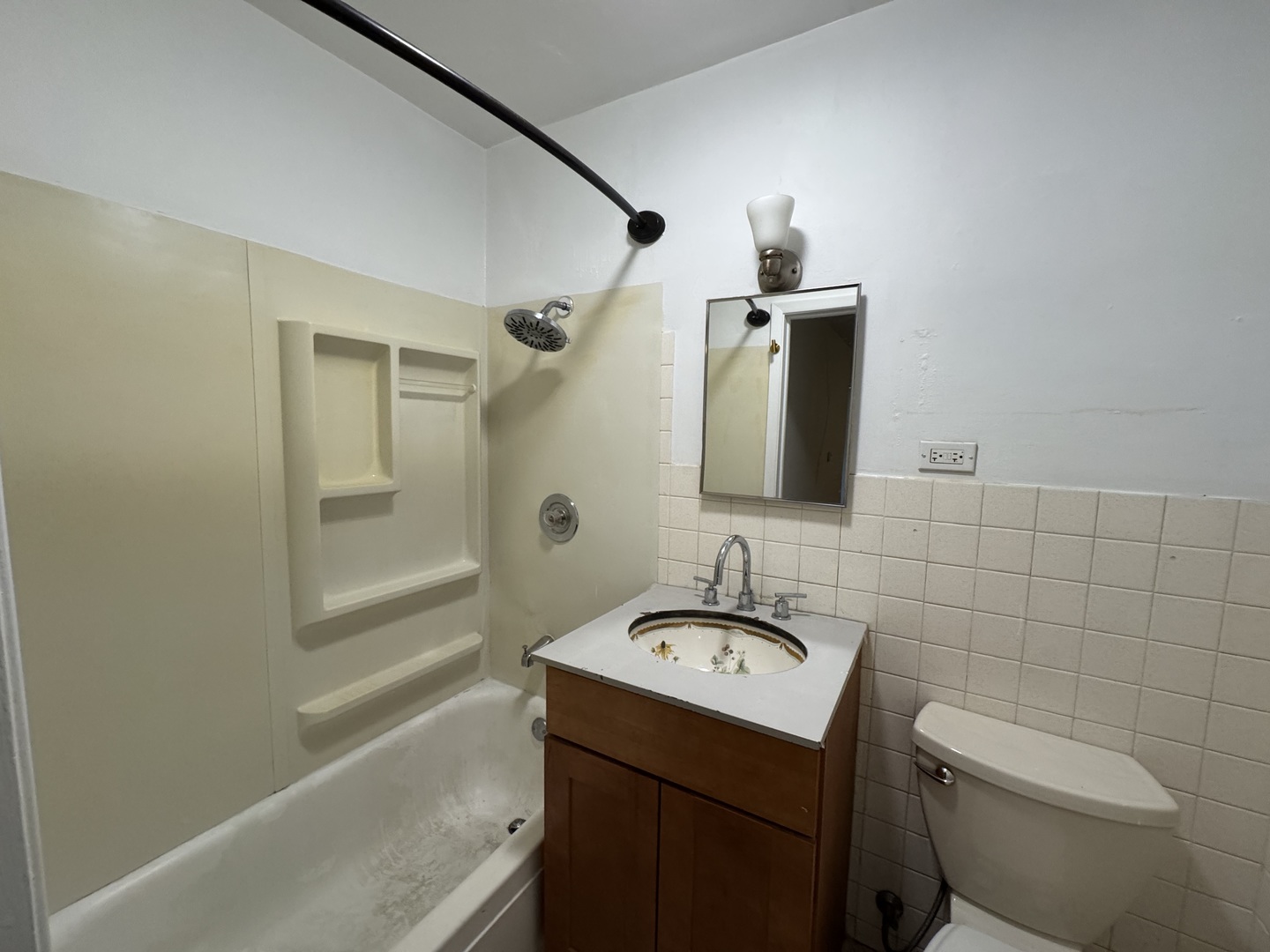 137 E Washington Street #1R, West Chicago, IL 60185