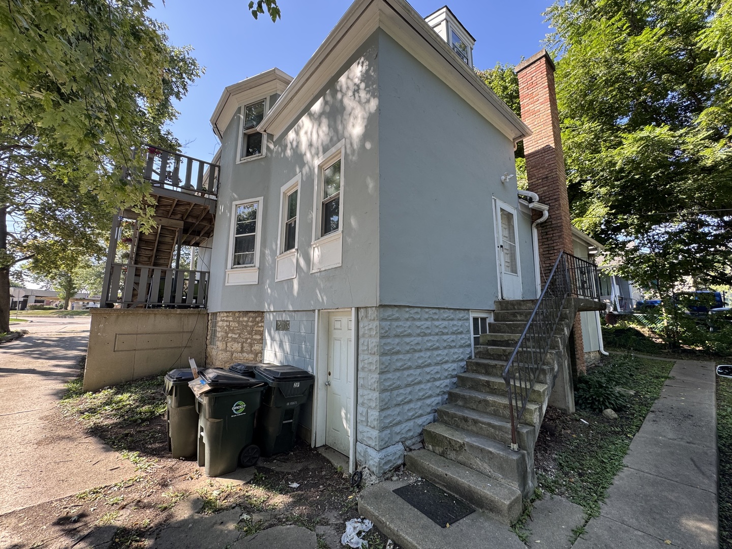 137 E Washington Street #1R, West Chicago, IL 60185