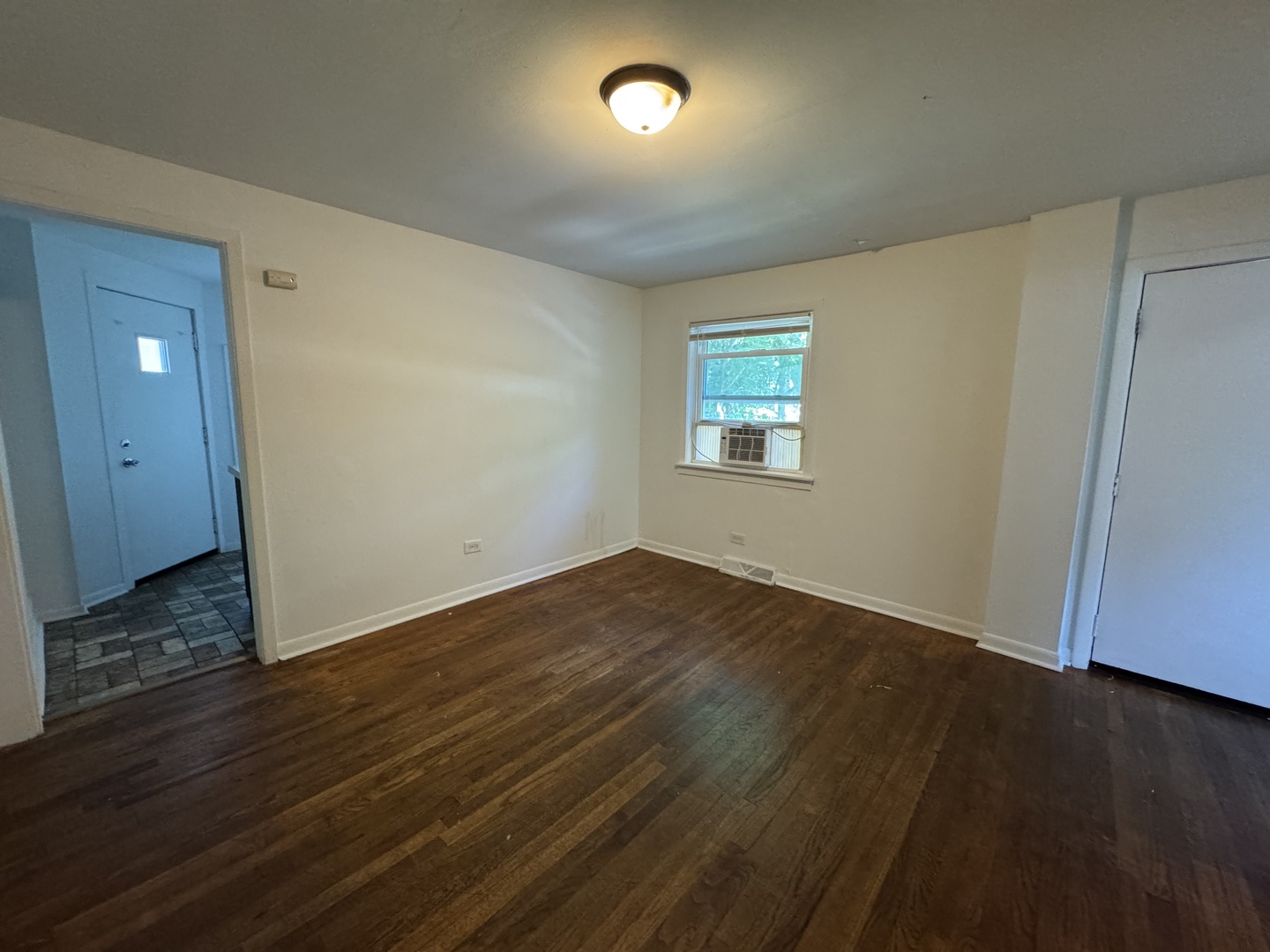 137 E Washington Street #1R, West Chicago, IL 60185