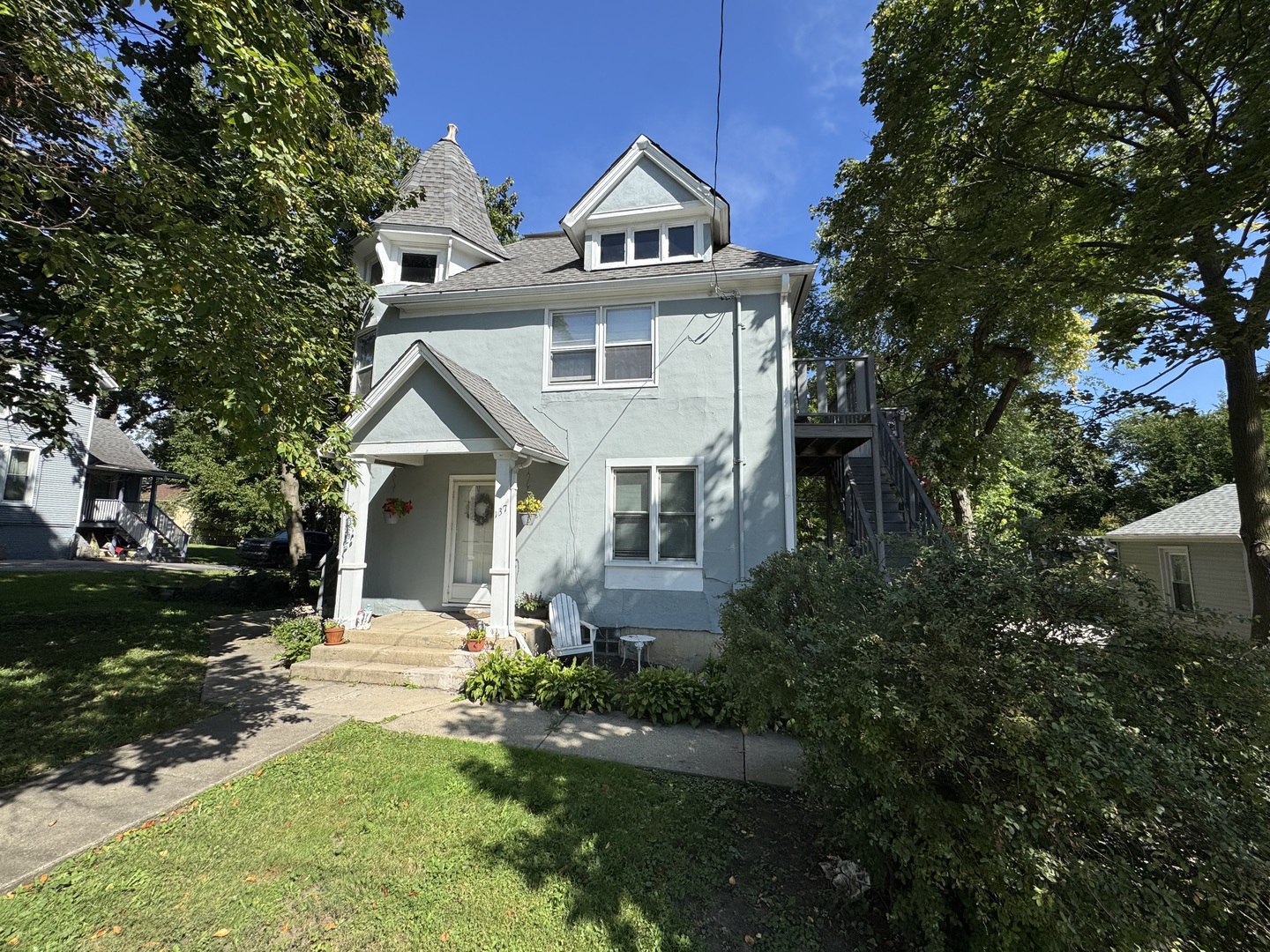 137 E Washington Street #1R, West Chicago, IL 60185