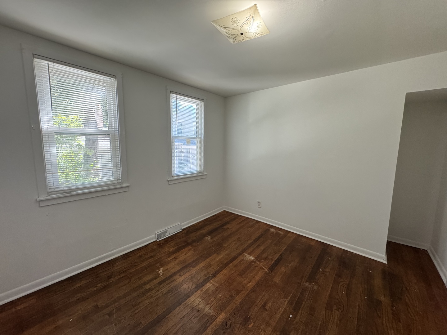 137 E Washington Street #1R, West Chicago, IL 60185