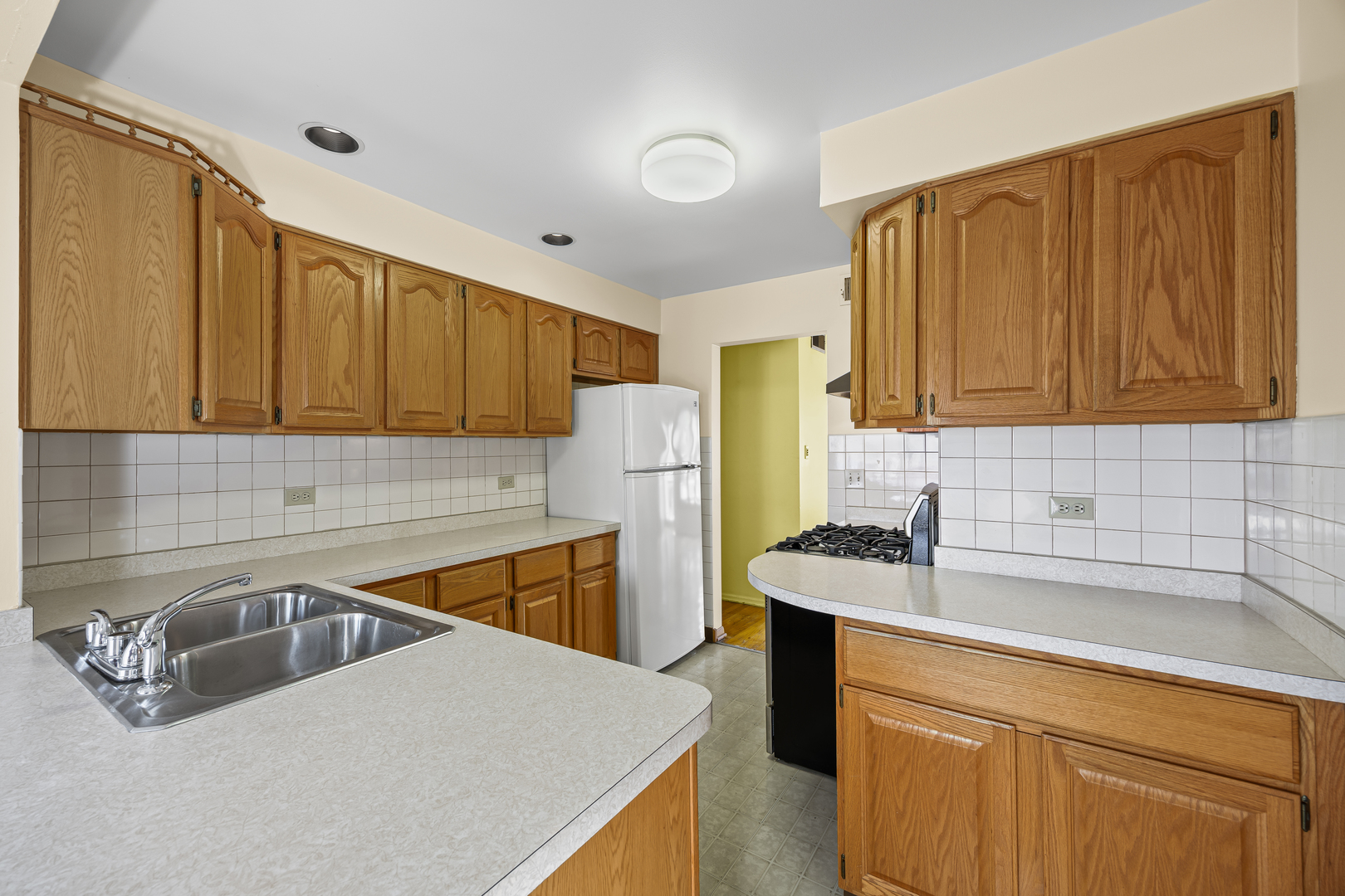8100 S Kilpatrick Avenue, Chicago, IL 60652