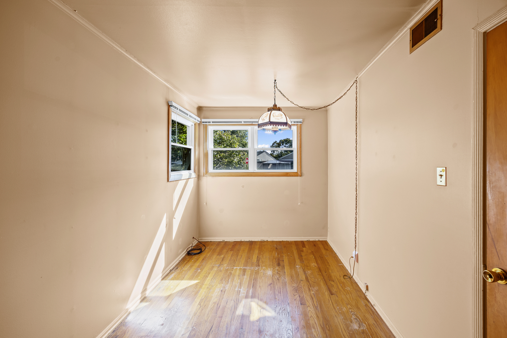 8100 S Kilpatrick Avenue, Chicago, IL 60652