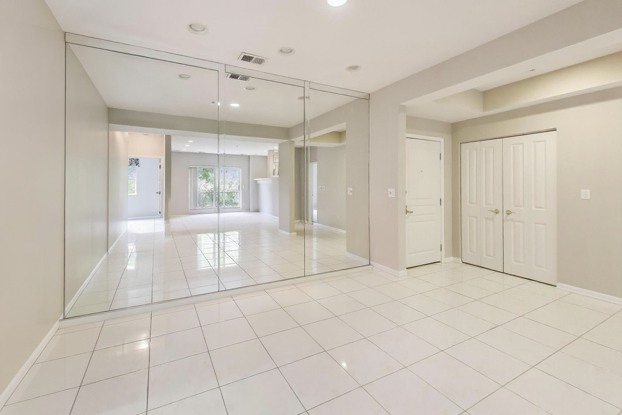 20 Trafalgar Square #203, Lincolnshire, IL 60069
