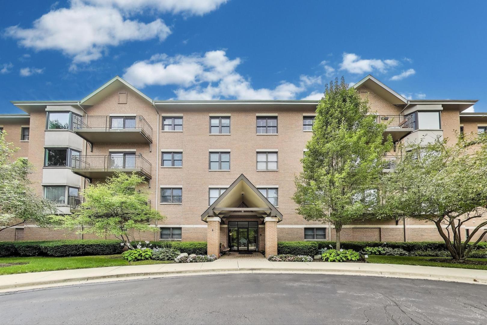20 Trafalgar Square #203, Lincolnshire, IL 60069