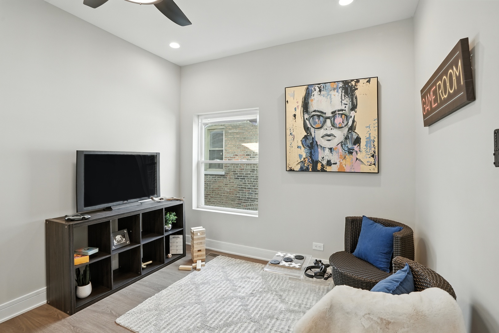 7943 S Bennett Avenue, Chicago, IL 60617