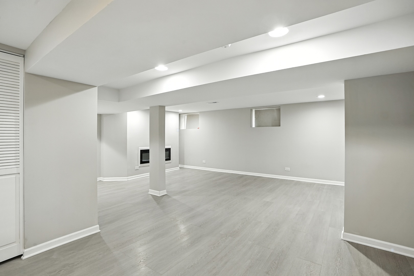 7943 S Bennett Avenue, Chicago, IL 60617