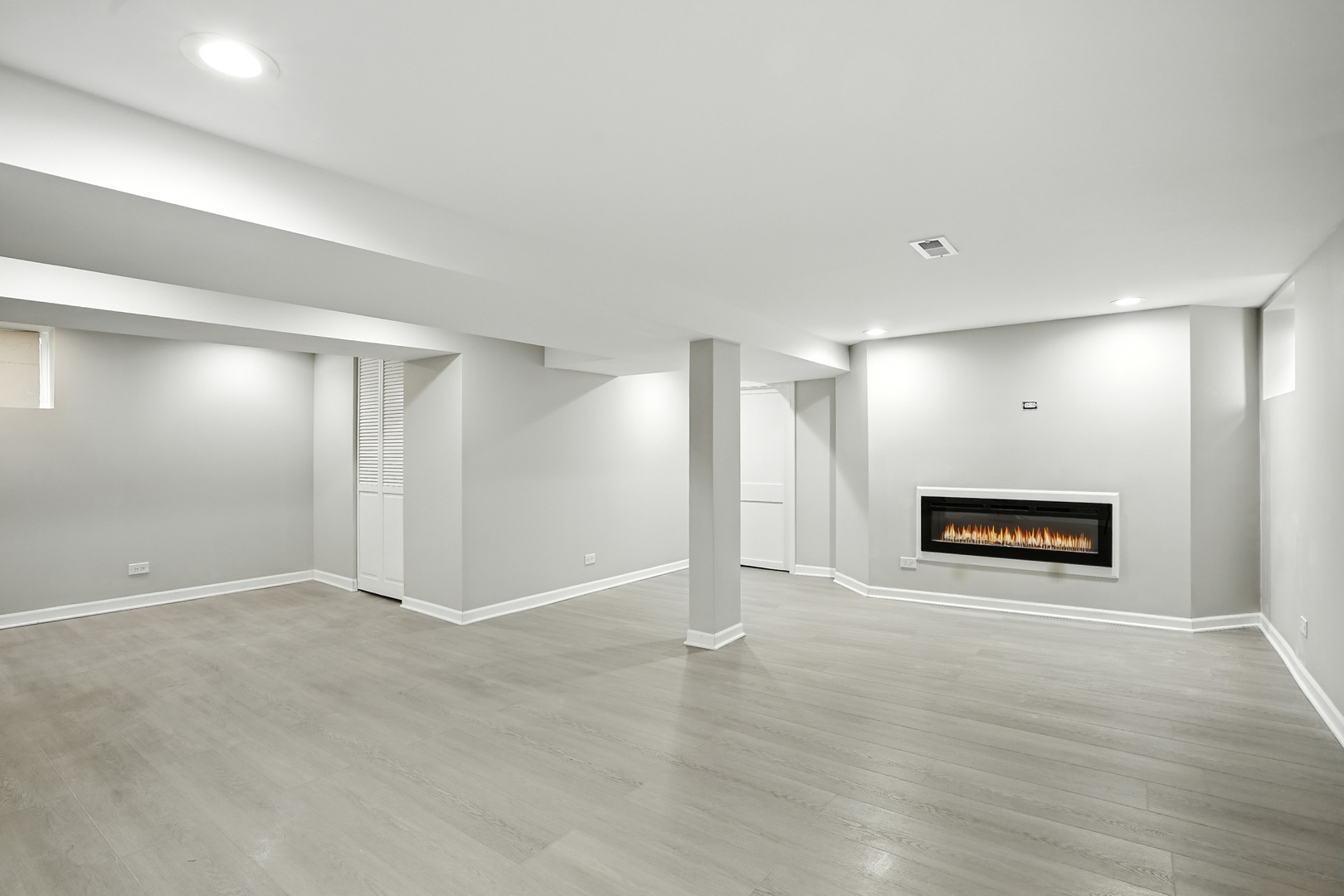 7943 S Bennett Avenue, Chicago, IL 60617