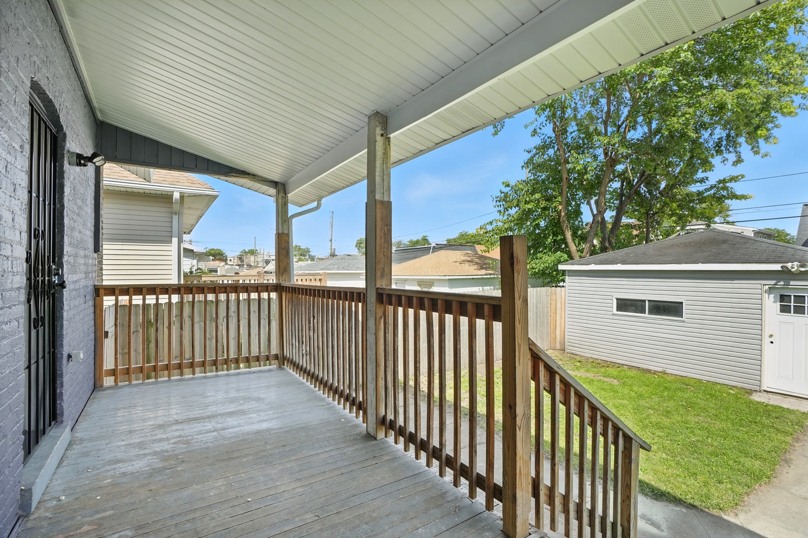 7943 S Bennett Avenue, Chicago, IL 60617