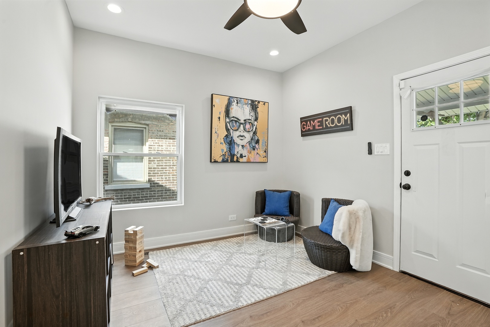 7943 S Bennett Avenue, Chicago, IL 60617