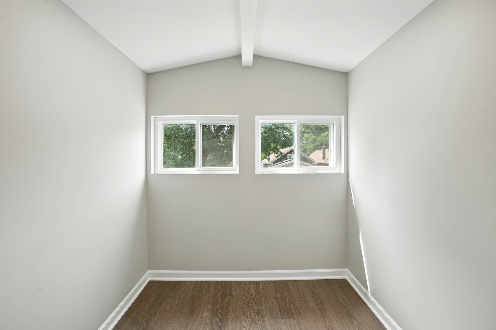 7943 S Bennett Avenue, Chicago, IL 60617