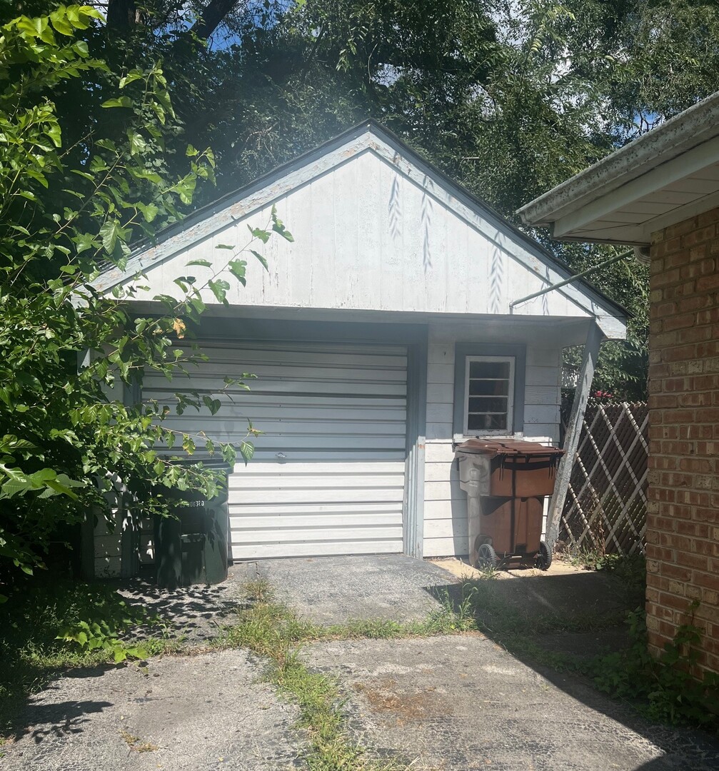 28 Apple Lane, Park Forest, IL 60466