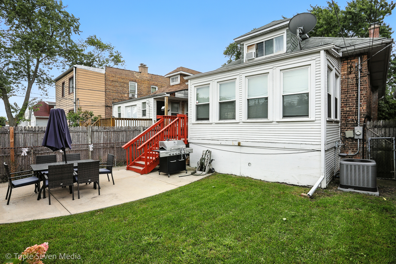 5006 W Wolfram Street, Chicago, IL 60641