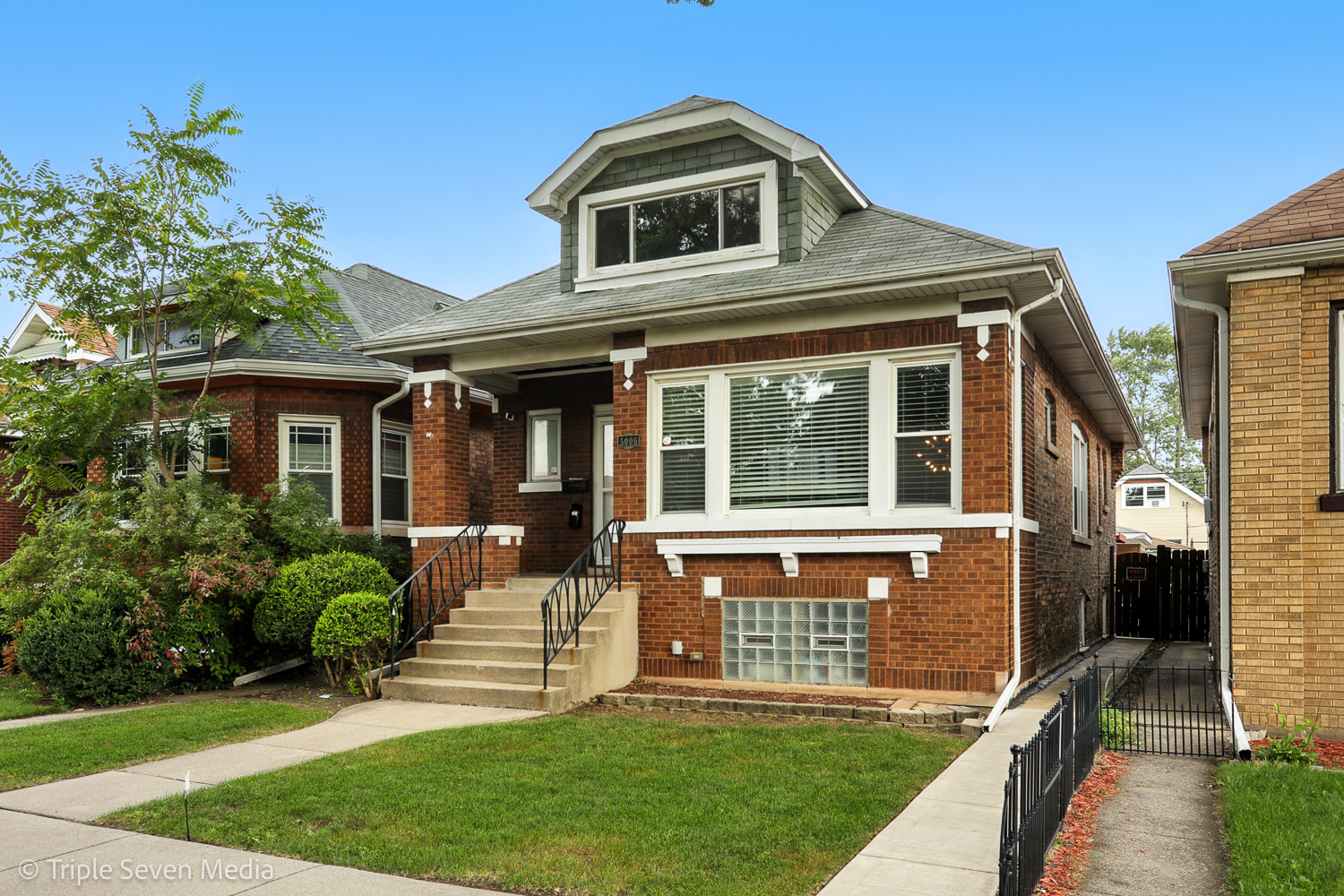 5006 W Wolfram Street, Chicago, IL 60641