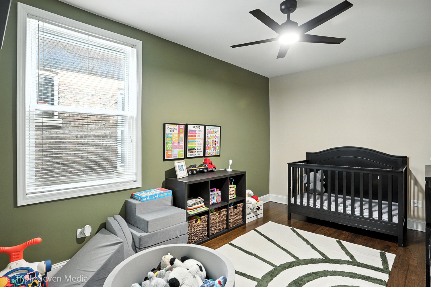 5006 W Wolfram Street, Chicago, IL 60641