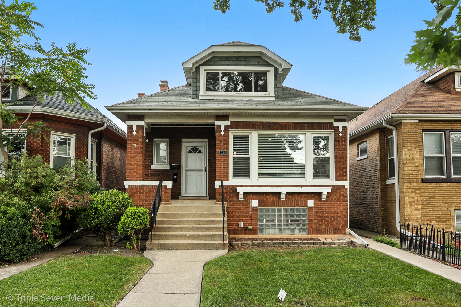 5006 W Wolfram Street, Chicago, IL 60641