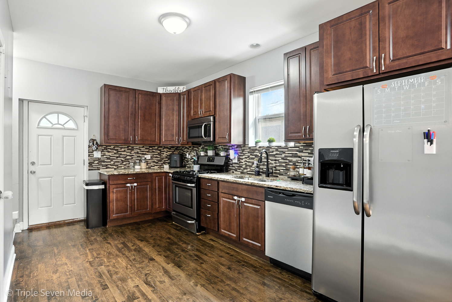 5006 W Wolfram Street, Chicago, IL 60641