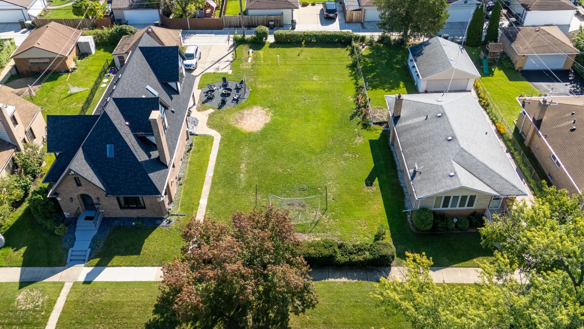 8041 N Merrill Street, Niles, IL 60714