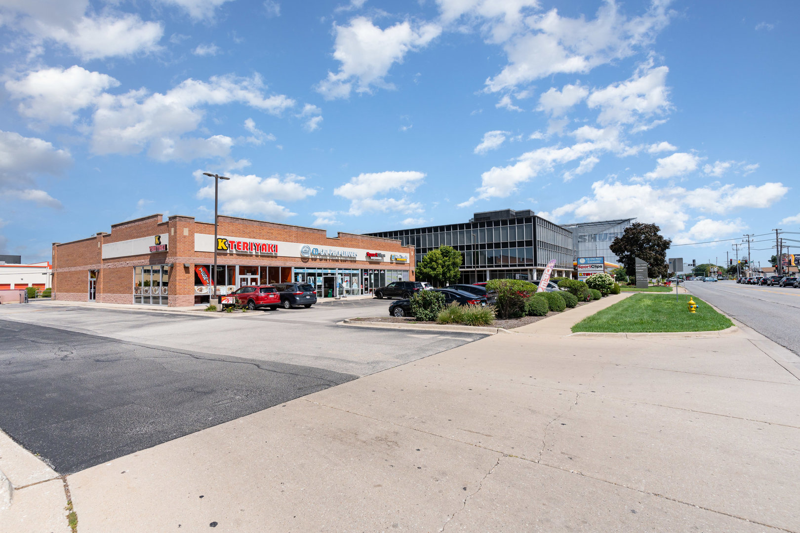 5942-5948 W Touhy Avenue, Niles, IL 60714
