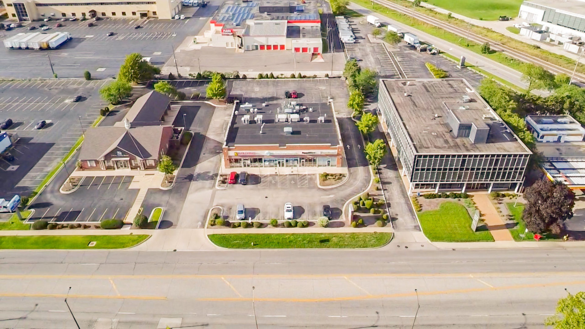 5942-5948 W Touhy Avenue, Niles, IL 60714