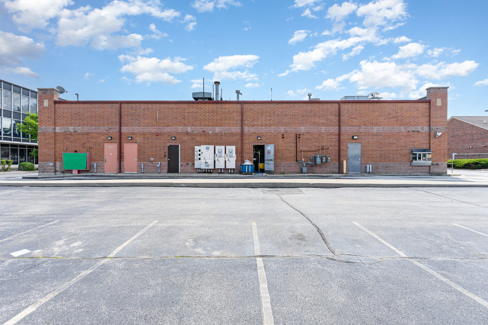 5942-5948 W Touhy Avenue, Niles, IL 60714