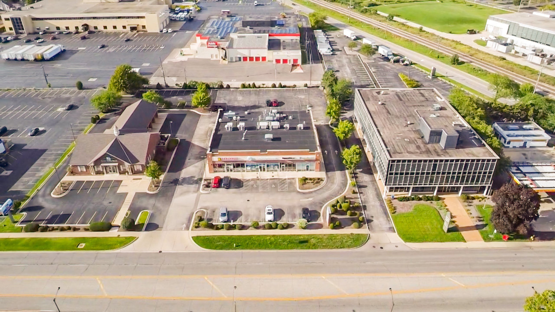 5942-5948 W Touhy Avenue, Niles, IL 60714