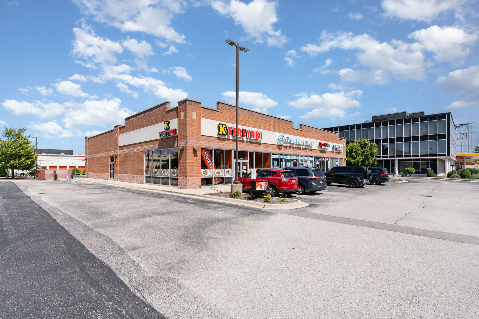 5942-5948 W Touhy Avenue, Niles, IL 60714