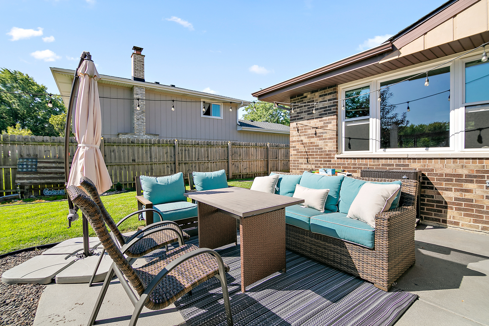 8327 Chelsea Lane, Woodridge, IL 60517